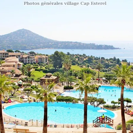2m - C0 271 - 353la Saint-Raphael (Var)